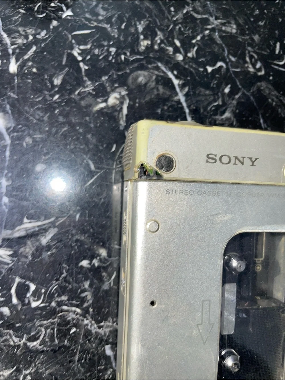VINTAGE SONY WM-R2 RECORDING WALKMAN - FOR PARTS OR REPAIR